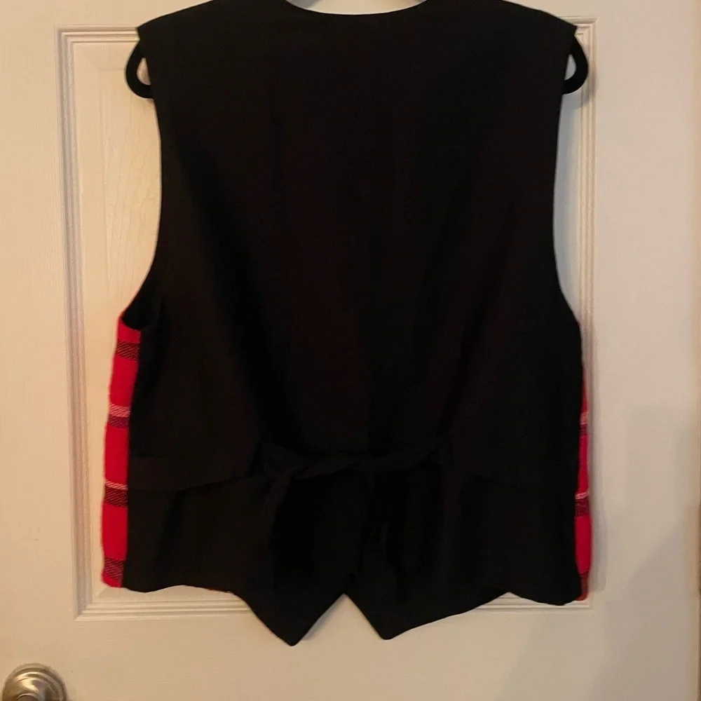Red Cat Vintage Red and Black Plaid Vest Large - Picture 2 of 3